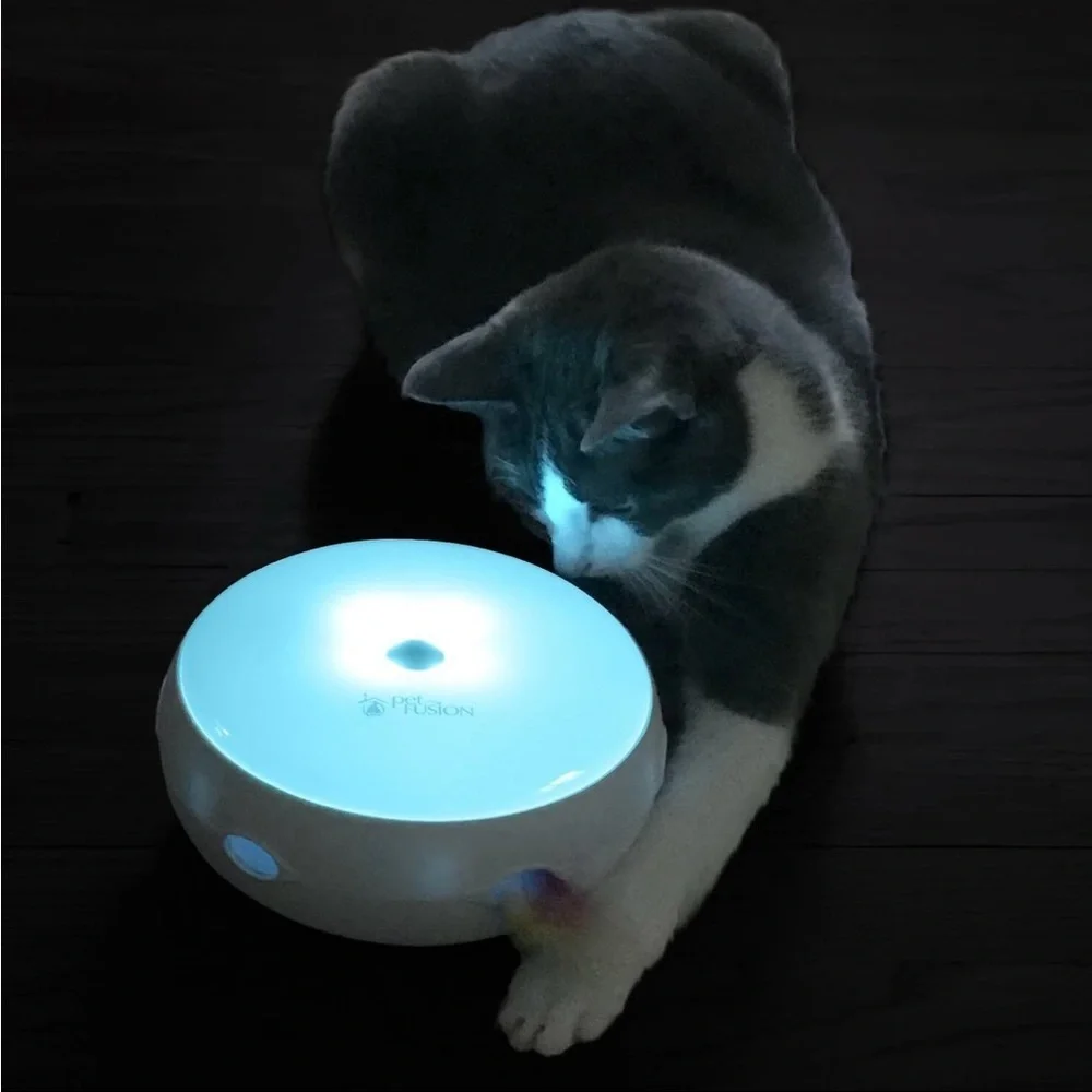 PetFusion Ambush Interactive Cat Toy White Feather Wand Stimulates Hunting NWOT